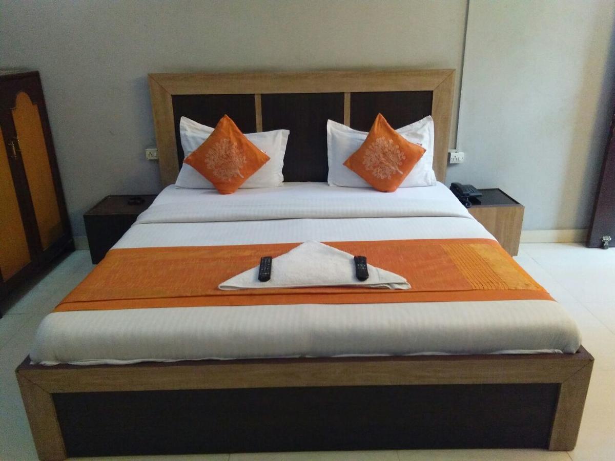 Hotel Samridhi Palace Juhi Bari Zewnętrze zdjęcie