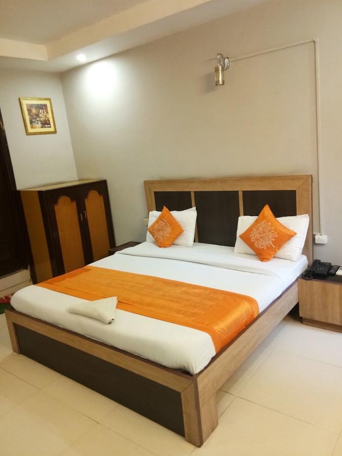 Hotel Samridhi Palace Juhi Bari Zewnętrze zdjęcie